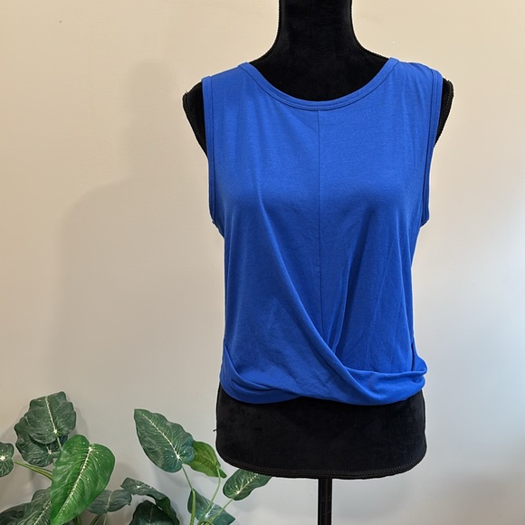 Lilly Pulitzer Luxletic Greer Tank in Bright Blue Grotto - Picture 3 of 8
